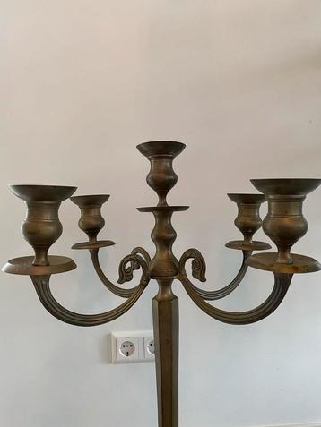 Mooie bronzen kandelaar. In zeer goede staat. beschikbaar voor biedingen