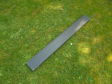 kunststof onderdorpel 134 cm lang 3,5/4 cm hoog , 13,5 diep beschikbaar voor biedingen