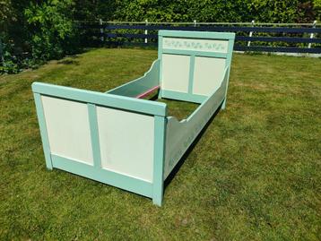 Leuk houten kinderbed / 1 persoons bed incl spiraalbodem beschikbaar voor biedingen
