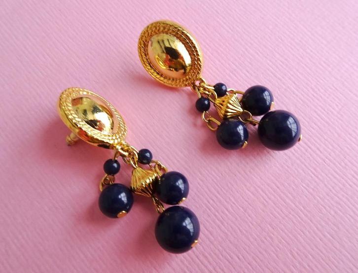 jwg Vintage 80s oorbellen donkerblauw blauw kralen goud klr, Sieraden, Tassen en Uiterlijk, Antieke sieraden, Oorbellen, Overige materialen
