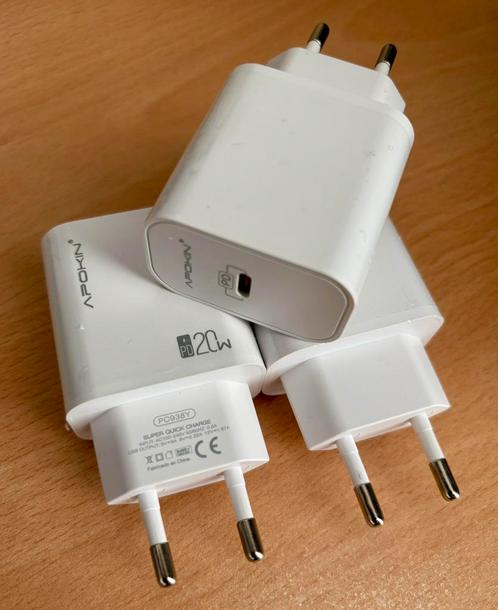Apple USB-C oplader (20 W) (nieuw in seal), Telecommunicatie, Mobiele telefoons | Telefoon-opladers, Nieuw, Apple iPhone, Ophalen of Verzenden