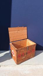 Antieke vintage Rode Kruis kist, houten box, bijzettafeltje, Minder dan 50 cm, Gebruikt, 50 tot 100 cm, Vintage