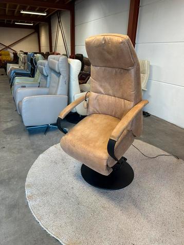 Cognac kleur relax fauteuil sta op stoel Prominent Z.G.A.N beschikbaar voor biedingen