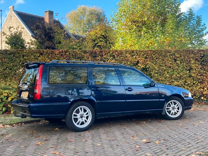 Volvo V70 2.4 140PK AUT 1999 Blauw, Auto's, Volvo, Particulier, ABS, Airbags, Airconditioning, Android Auto, Bluetooth, Centrale vergrendeling