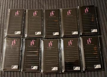 Wimperextensions one by one beschikbaar voor biedingen