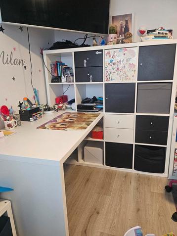 Bureau met Stoel - Complete Set beschikbaar voor biedingen