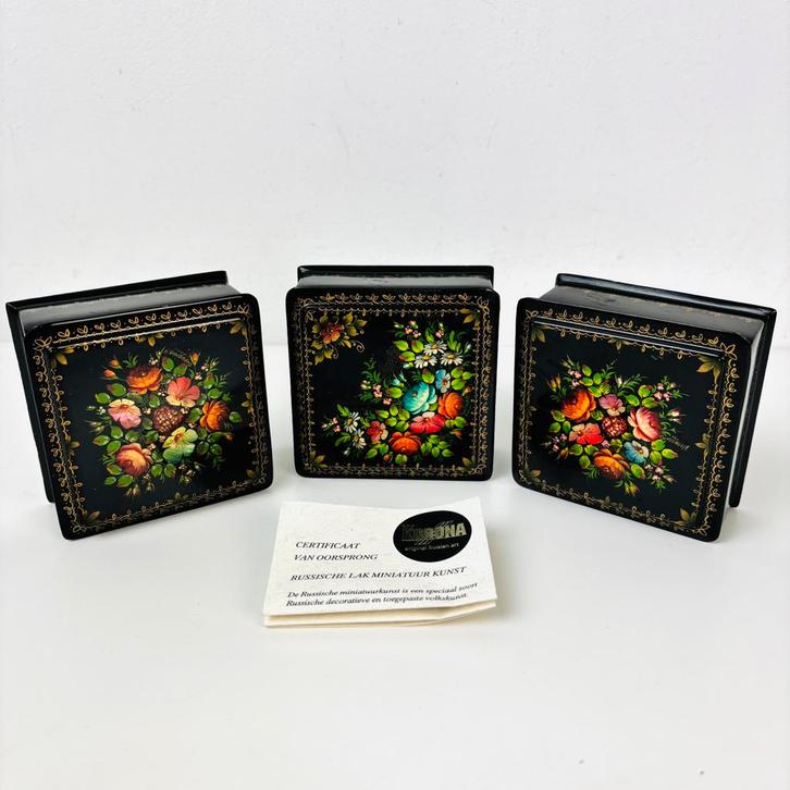 3 russische lakdoos handbeschilderd Korona certificaat, Antiek en Kunst, Kunst | Niet-Westerse kunst, Ophalen of Verzenden