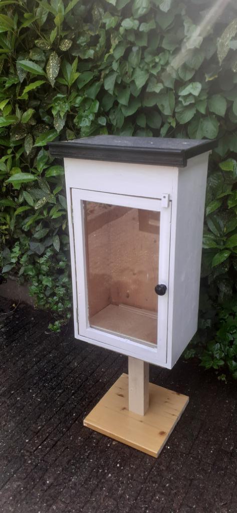 Minibieb, Huis en Inrichting, Kasten | Vitrinekasten, Zo goed als nieuw, 150 tot 200 cm, 50 tot 100 cm, 25 tot 50 cm, Ophalen of Verzenden