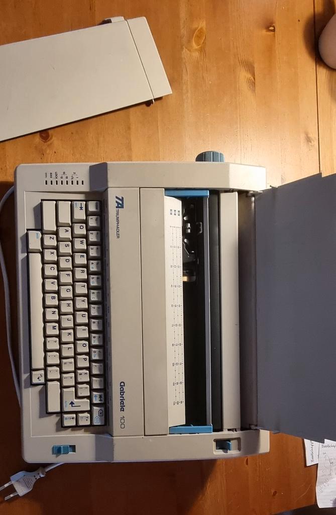 Triumph Adler Gabriele 100 Typemachine - Werkt Goed!, Diversen, Typemachines, Gebruikt, Ophalen of Verzenden