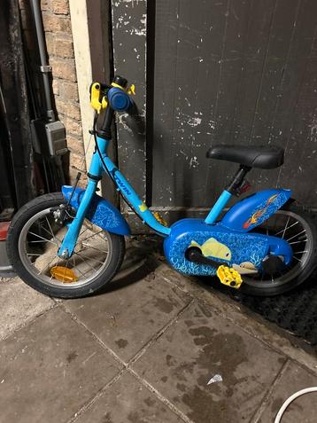 B-twin Peuterfiets met Trappers & Handrem beschikbaar voor biedingen