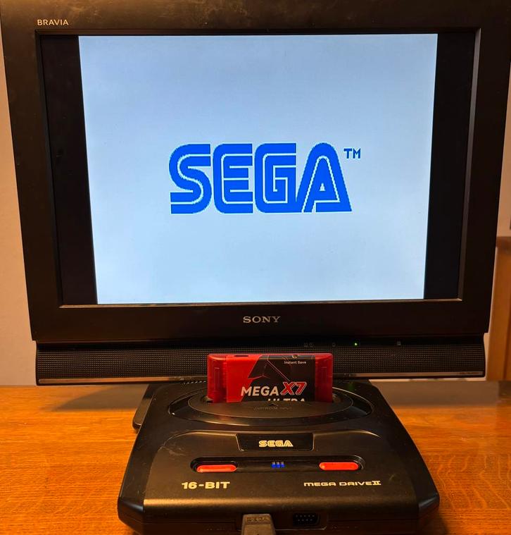 Sega Mega Drive 2 (US mod) compleet met Everdrive, Spelcomputers en Games, Spelcomputers | Sega, Zo goed als nieuw, Mega Drive