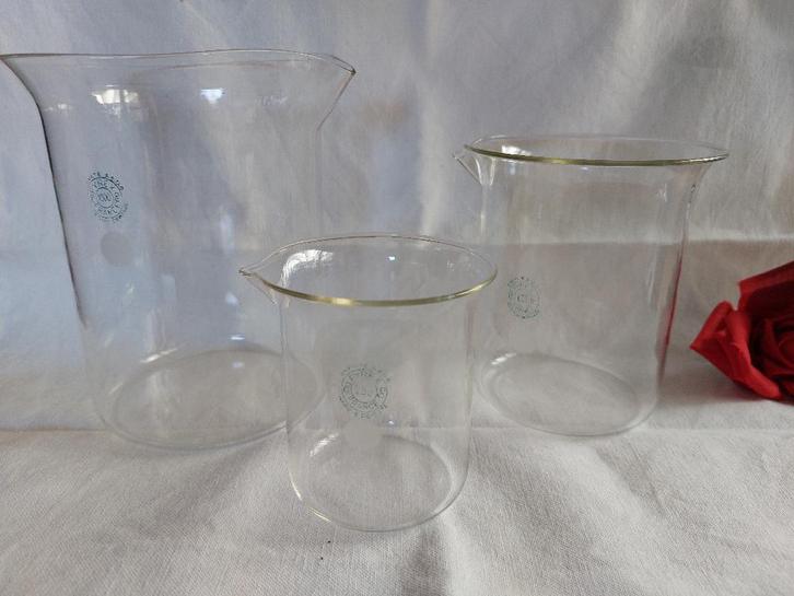 Pyrex | set van 3 oude laboratorium maatbekers, Antiek en Kunst, Antiek | Glas en Kristal, Ophalen of Verzenden