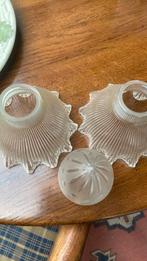 Twee glazen antieke lampenkappen, Ophalen, Gebruikt, Wit, Rond