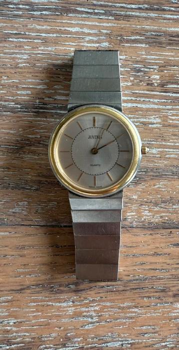 Juvenia horloge staal met goud beschikbaar voor biedingen
