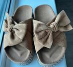 Taupe plateau zool slippers maat 37, Ophalen of Verzenden, Zo goed als nieuw, Overige kleuren
