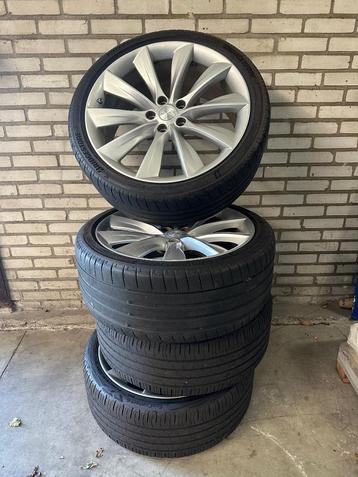 Zomerset Tesla Model S 245/35/R21Turbine Origineel Breedset beschikbaar voor biedingen