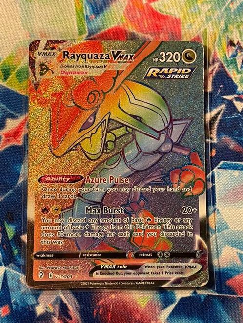 Rayquaza Vmax Rainbow Rare 217/203 Evolving Skies, Hobby en Vrije tijd, Verzamelkaartspellen | Pokémon, Gebruikt, Losse kaart