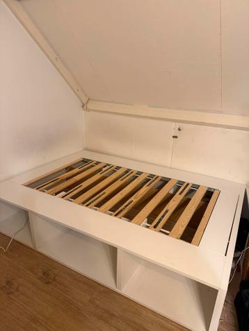 IKEA Bedframe 140x200 met Opbergruimte - afbeelding 1