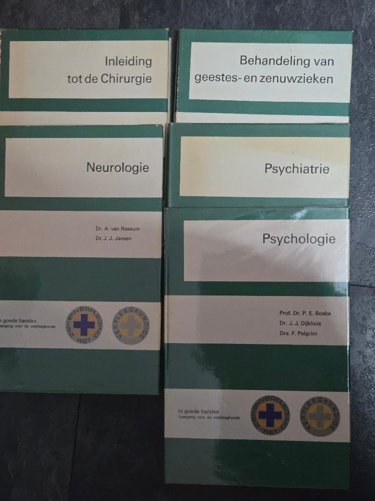 Set van 5 vintage Nederlandse verpleegkundeboeken, Boeken, Schoolboeken, Ophalen, Gelezen, Overige niveaus, Huishoudkunde of Verzorging