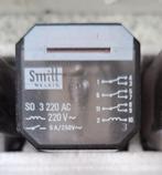 Smitt relais  220 V  met 3 kontakten en relais voetje, Ophalen of Verzenden, Nieuw