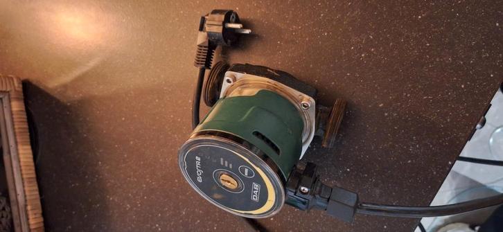 Vloerverwarming Pomp DAB Evosta 2, Doe-het-zelf en Verbouw, Verwarming en Radiatoren, Gebruikt, Overige typen, Minder dan 200 watt