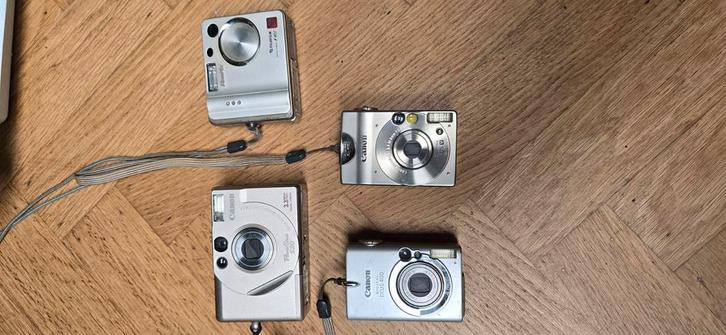 Canon 3x & Fujifilm 1x, Set van 4 vintage digitale camera’s, Audio, Tv en Foto, Fotocamera's Digitaal, Gebruikt, Canon, Ophalen of Verzenden
