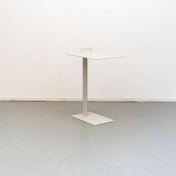 1 Casala Tail bijzet/ laptop tafel Grijs Nieuw beschikbaar voor biedingen