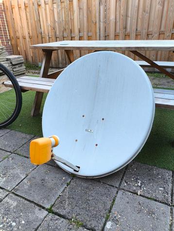 Satellietschotel  beschikbaar voor biedingen