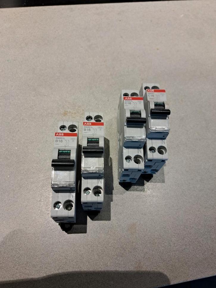 Gebruikte ABB Automaten 16A, Hobby en Vrije tijd, Elektronica-componenten, Gebruikt, Ophalen of Verzenden