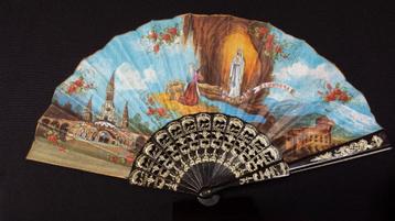 LOURDES Souvenir <> HANDWAAIER <> Lourdes BEDEVAART beschikbaar voor biedingen