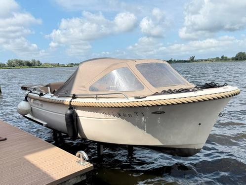 Primeur 600 Tender 27pk inboard ZGAN Uniek, Watersport en Boten, Sloepen, Zo goed als nieuw, 10 tot 30 pk, 6 meter of meer, Binnenboordmotor