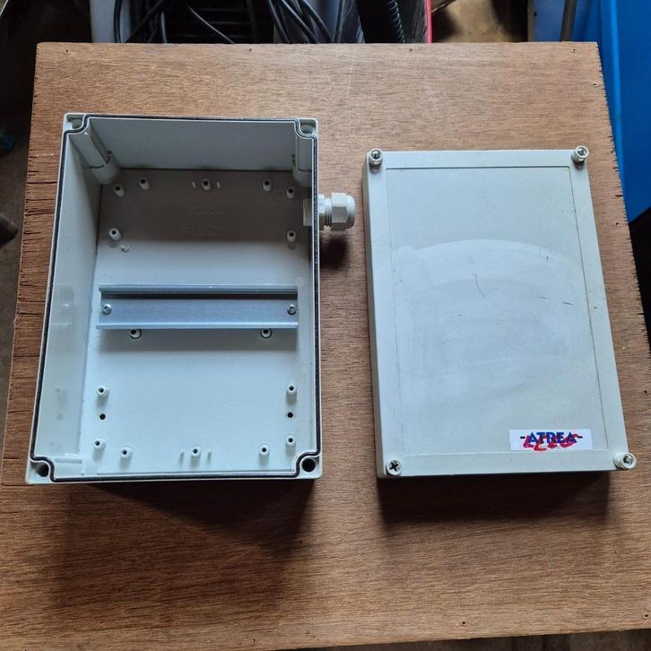 kunststof montagekast met rail afm 25x18x10 cm, Hobby en Vrije tijd, Elektronica-componenten, Gebruikt, Ophalen of Verzenden