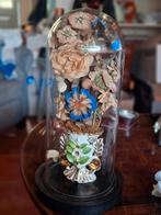 Antieke stolp met vaas en bloemen, Antiek en Kunst, Ophalen