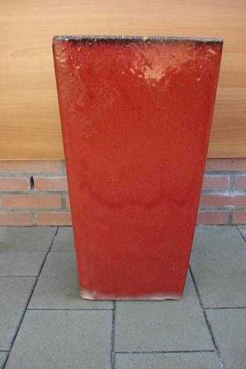 Grote zware aparte koraalrode bloembak 60 x 32 x 32 cm beschikbaar voor biedingen