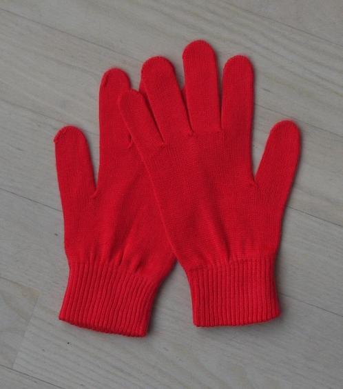 Rode handschoenen van fijn zacht breisel - nieuw., Kleding | Dames, Mutsen, Sjaals en Handschoenen, Nieuw, Handschoenen, Maat 38/40 (M)