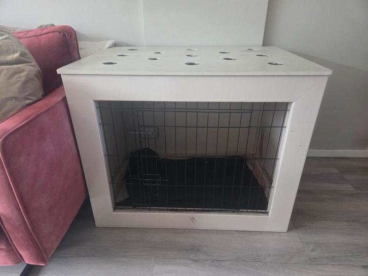 Super mooie stevige bench voor grote hond, Dieren en Toebehoren, Hondenbenches, Gebruikt, Ophalen