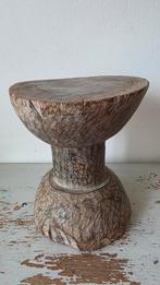 Monumentale Afrikaanse houten kruk – massief 32cm, Antiek en Kunst, Antiek | Meubels | Stoelen en Banken, Ophalen of Verzenden