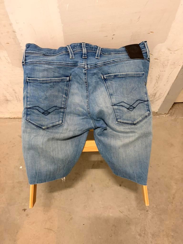 Replay jeans anbass korte blauwe broek afgeknipt maat W 33, Ophalen of Verzenden, Gedragen, Blauw, W33 - W34 (confectie 48/50)