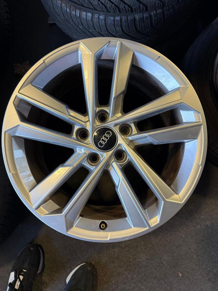 Originele 17 inch Audi A3 S3 8Y 8V TT A4 S4 B6 B7 velgen, Auto-onderdelen, Banden en Velgen, Banden en Velgen, Personenwagen, Gebruikt