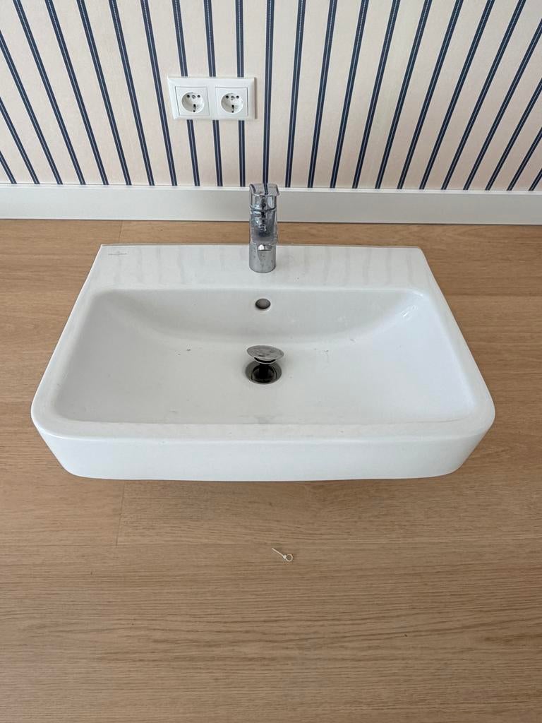 Villeroy & Boch wastafel met Hansgrohe kraan, Doe-het-zelf en Verbouw, Sanitair, Ophalen, Zo goed als nieuw, Wastafel