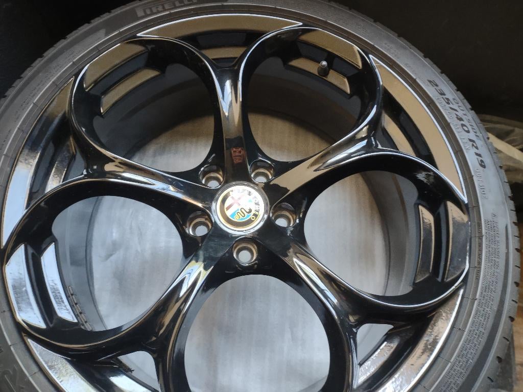 Qv alfa velgen, Banden en Velgen, Nieuw, 235 mm, Personenwagen