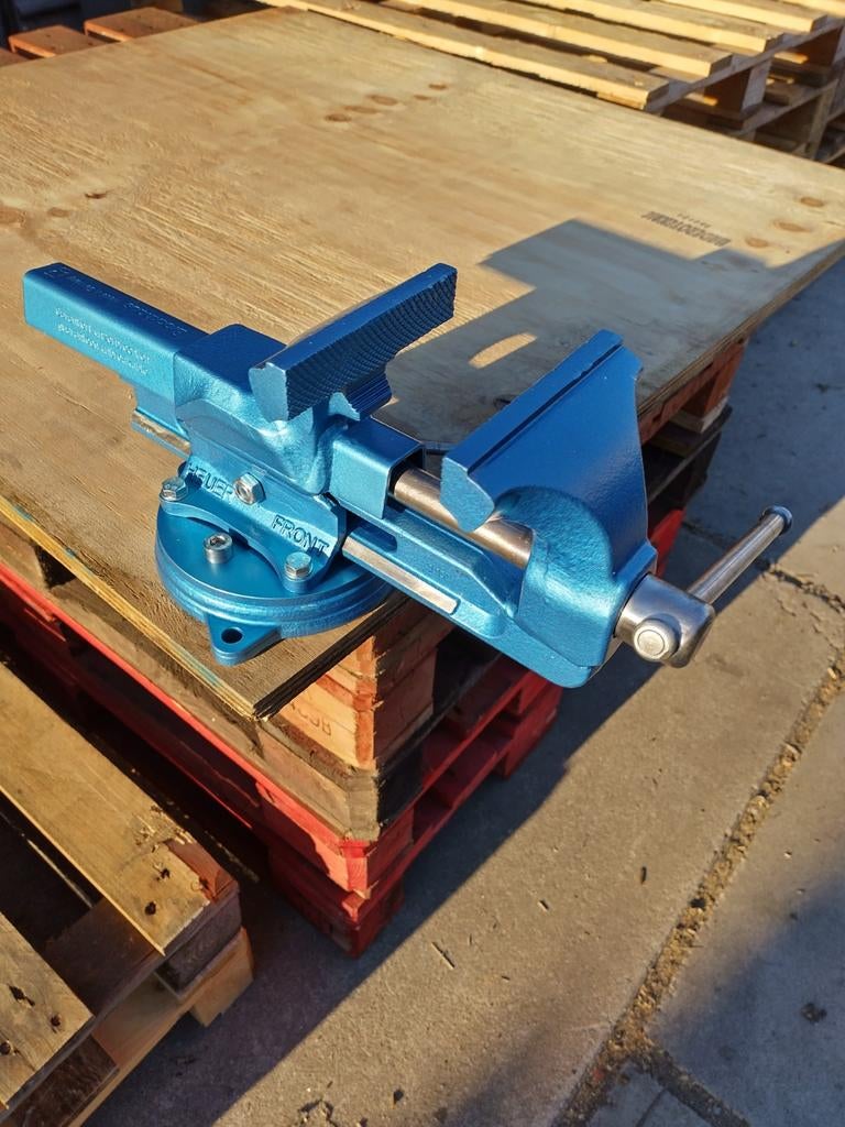 Bankschroef  Brockhaus Heuer 100120 met draaiplateau, Ophalen of Verzenden