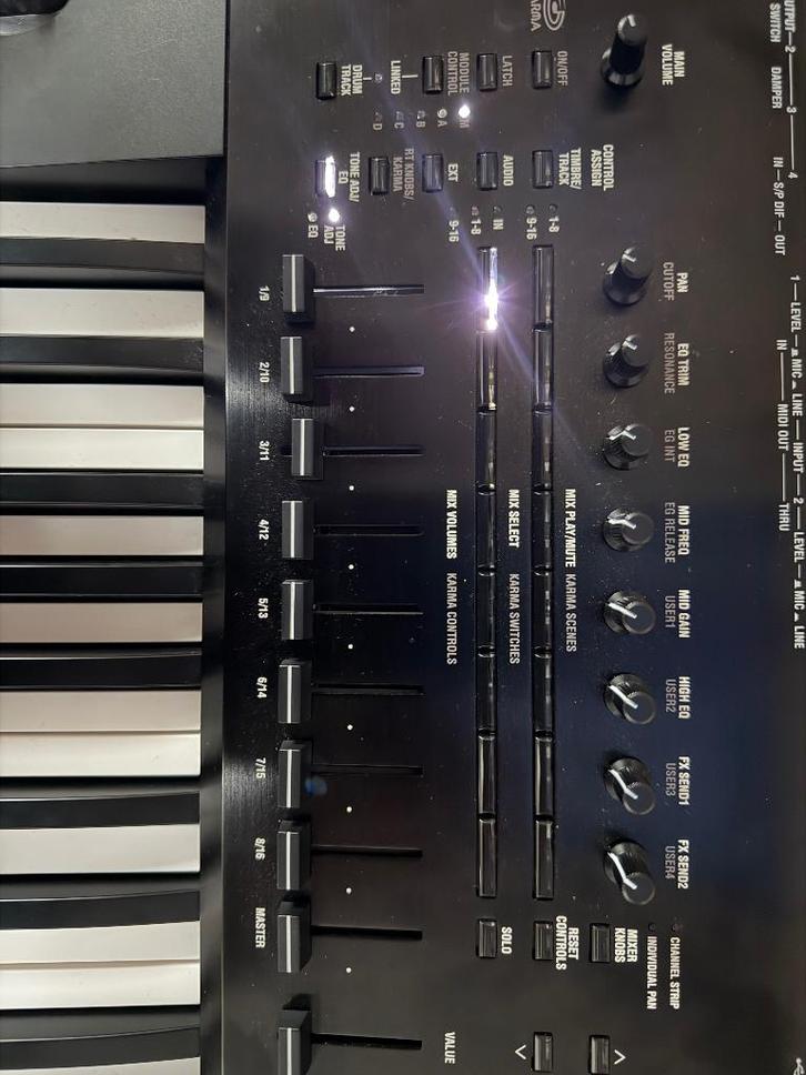 Korg kronos 2, Muziek en Instrumenten, Keyboards, Zo goed als nieuw, 61 toetsen, Korg, Ophalen