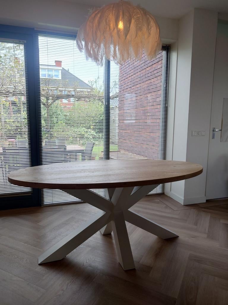 Ovalen eettafel van eikenhout met spinpoot, Ophalen, Zo goed als nieuw, Modern, Vier personen