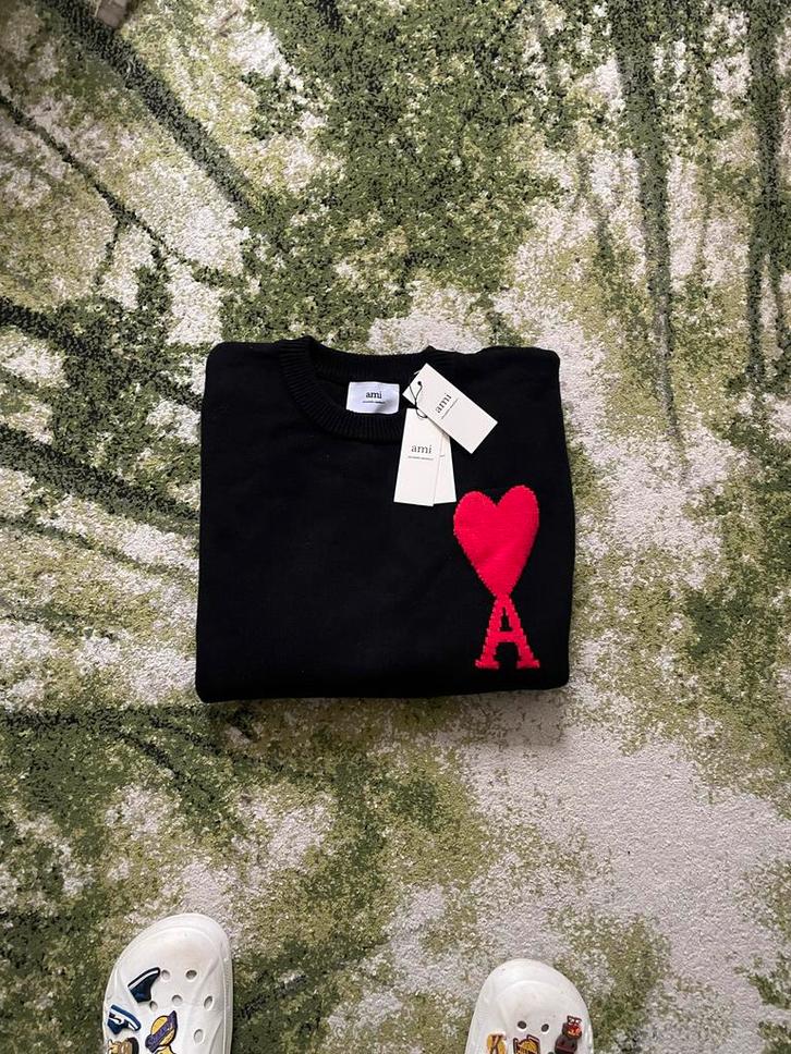 Ami Paris Trui Zwart Maat M met Rood Hart Logo, Kleding | Heren, Truien en Vesten, Nieuw, Maat 48/50 (M), Zwart, Ophalen of Verzenden