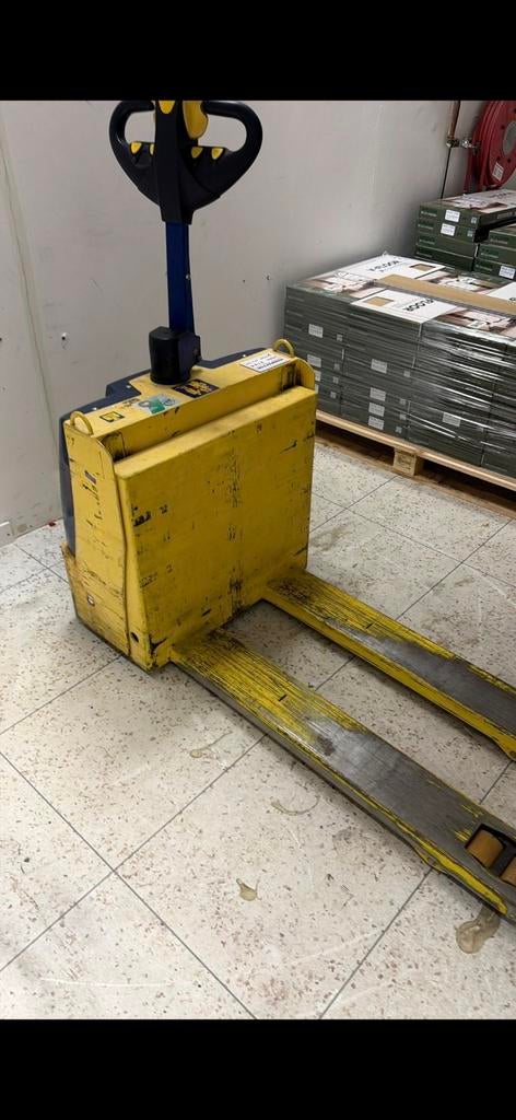Elektrische pallet wagen moet na gekeken worden, Doe-het-zelf en Verbouw, Palletwagens en Pompwagens, Ophalen