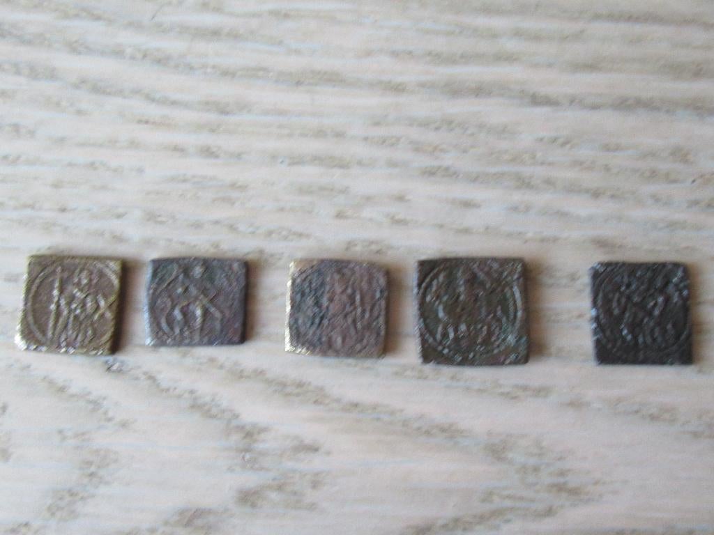 Muntgewichten plm 1600 / 5 stuks met afbeeldingen / vondst, Postzegels en Munten, Munten | Nederland, Ophalen of Verzenden, Vóór koninkrijk