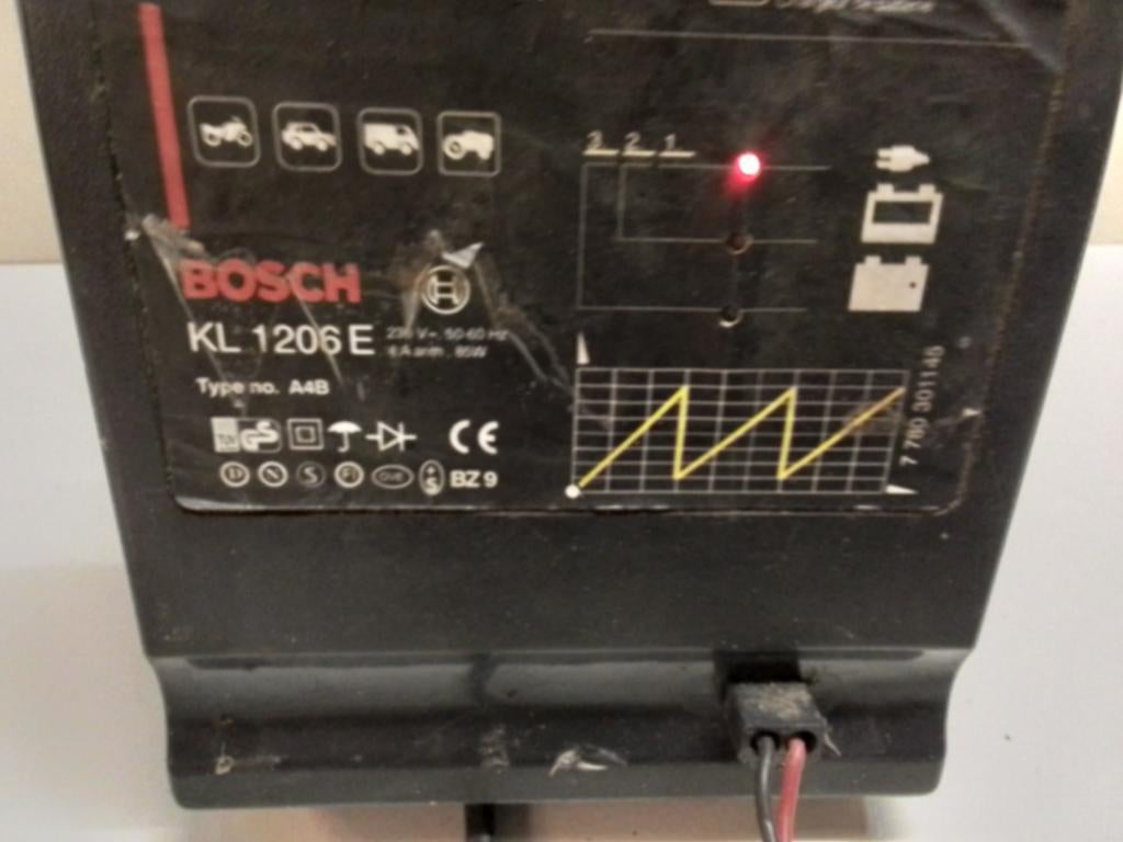 electronisch geregeld acculader Bosch KL206E, Ophalen of Verzenden