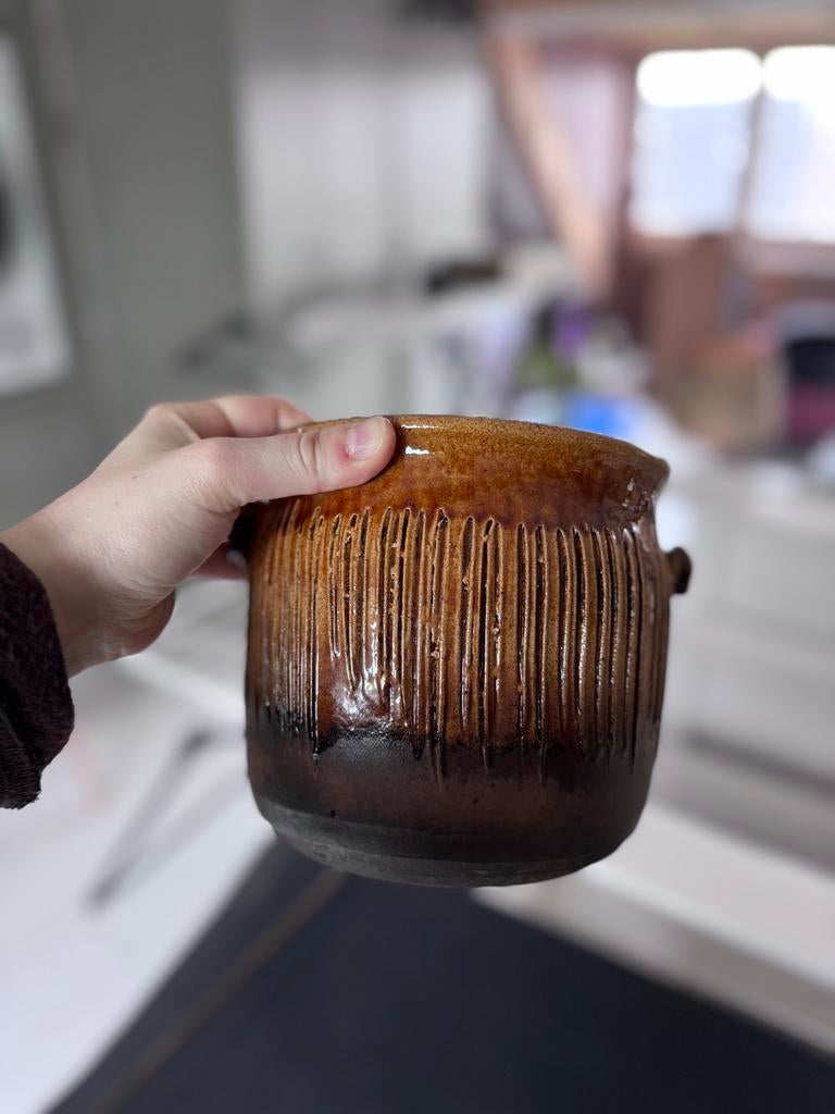 Vintage Bloempot met oortjes- Bruin Aardewerk, Gebruikt, Rond, Binnen, Ophalen of Verzenden