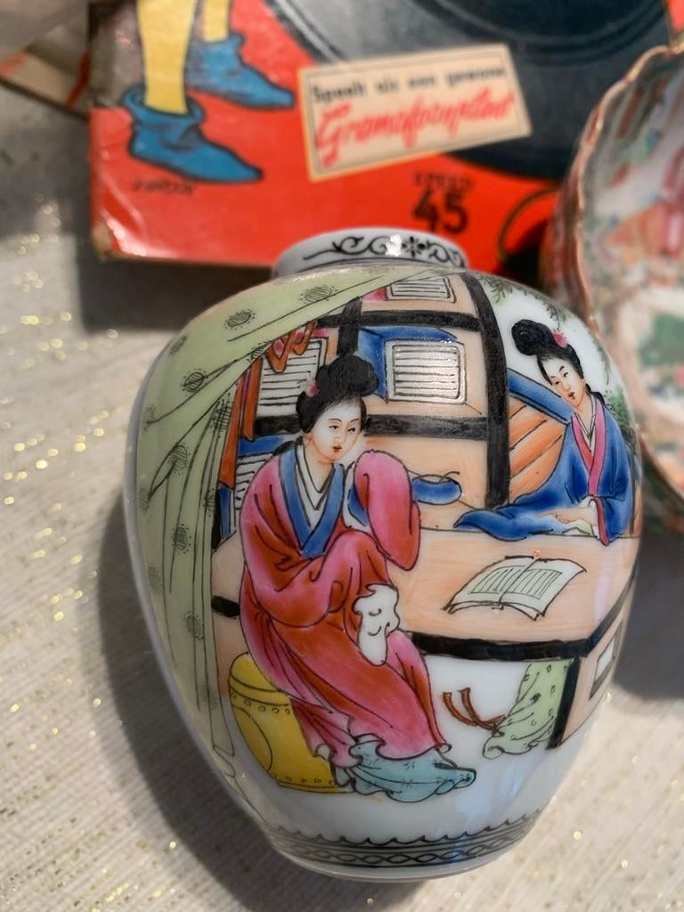 Antieke Chinese Porseleinen vaas met zeer verfijnde Scène, Antiek en Kunst, Antiek | Porselein, Ophalen of Verzenden